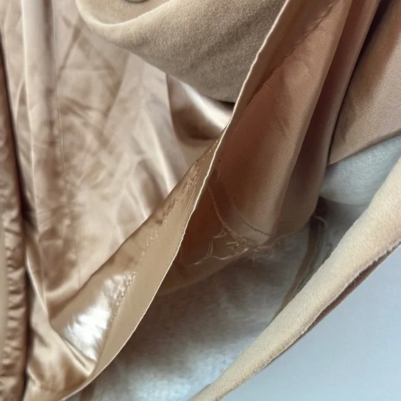 Vintage Kashmiracle Tan Coat with Faux Fur Collar - Picture 13 of 13